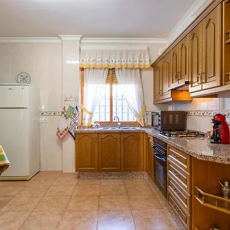Holiday home Stunning In With Kitchen *