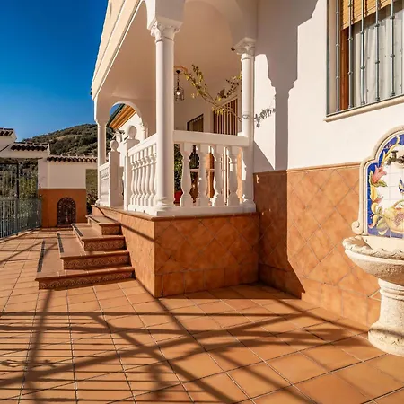 Stunning In With Kitchen Holiday home *